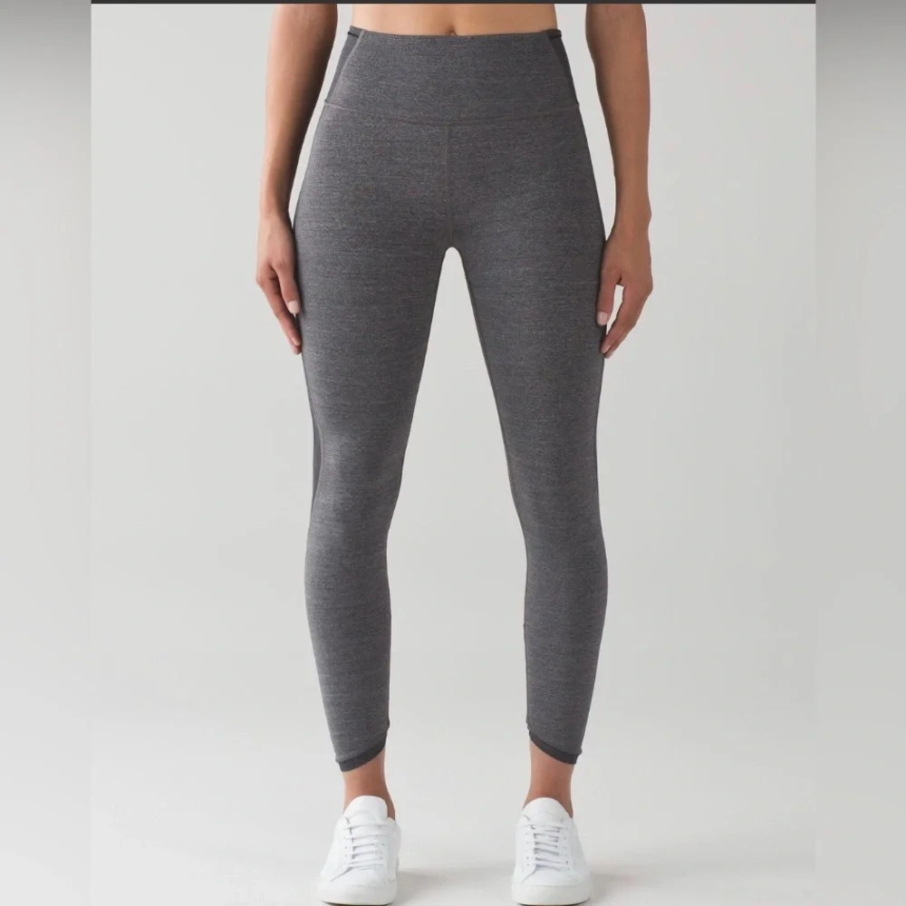 ! Lululemon Grey Featherlight Tight Leggings in Heathered Black SZ 6
